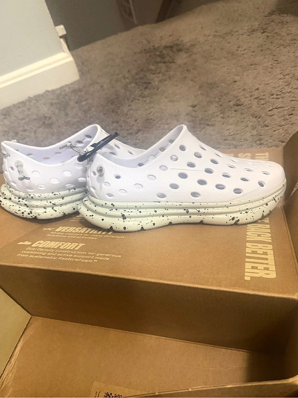 Kane Footwear REVIVE Sneakers White & Gray US 6 B+